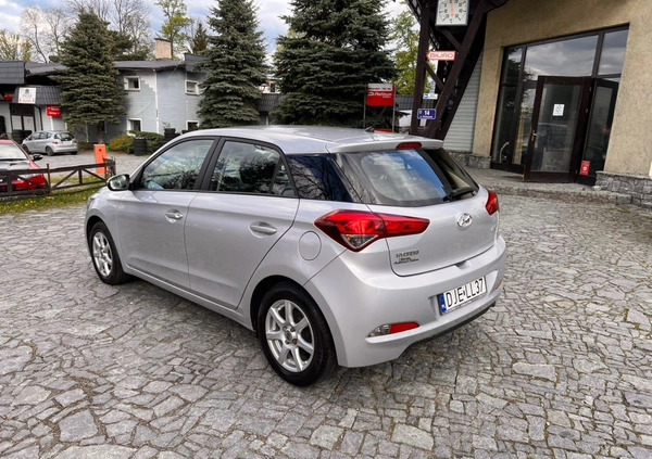 Hyundai i20 cena 30999 przebieg: 170000, rok produkcji 2017 z Zawadzkie małe 121